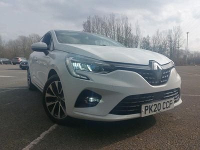 Used Renault Clio V Iconic 100 HP (73 kW) 2020 White Hatchback