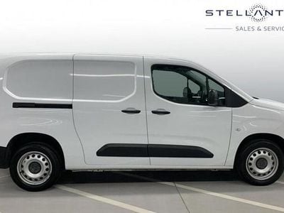 Used Peugeot Partner Premium 102 HP (75 kW) 2023 White MPV