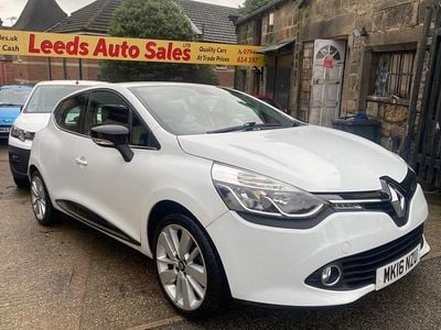 Used Renault Clio IV Dynamique 90 HP (66 kW) 2016 White Hatchback