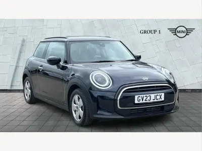 Begagnad Mini Cooper Classic 136 HK (100 kW) 2023 Svart Halvkombi