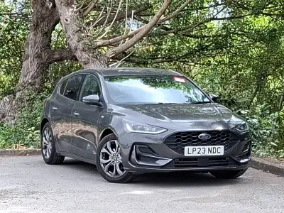 Used Ford Focus ST-Line 155 HP (114 kW) 2023 Grey Hatchback