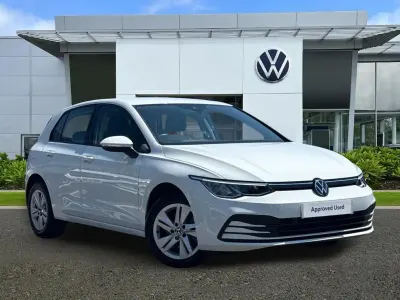 Used VW Golf VIII Life 130 HP (95 kW) 2024 White Hatchback