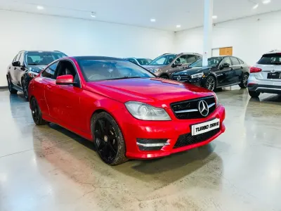 Begagnad Mercedes C250 AMG 204 HK (150 kW) 2013 Röd Sportkupé