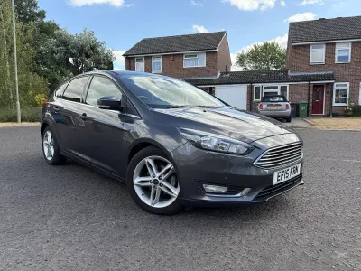 Used Ford Focus Titanium 125 HP (91 kW) 2015 Grey Hatchback