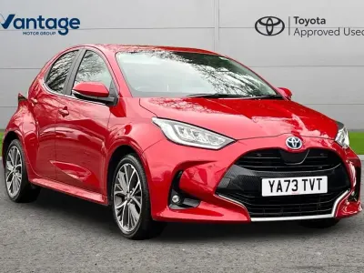 Used Toyota Yaris 113 HP (83 kW) 2023 Red Hatchback