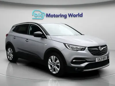Używany Vauxhall Grandland X SRi 131 KM (96 kW) 2021 Szary SUV