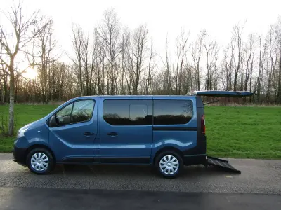 Usado Renault Trafic 2019 Azul Monovolumen