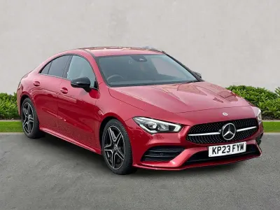 Begagnad Mercedes CLA200 Executive 2023 Röd Sportkupé