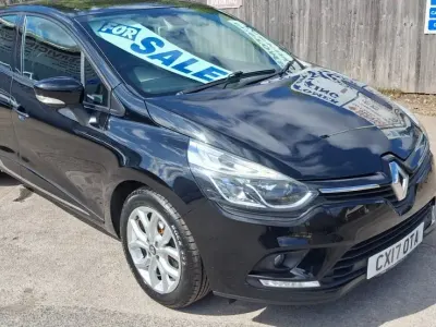 Used Renault Clio Dynamique 75 HP (55 kW) 2017 Black Hatchback