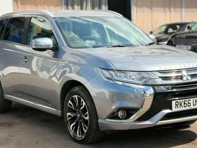 Used Mitsubishi Outlander P-HEV 203 HP (149 kW) 2016 Estate