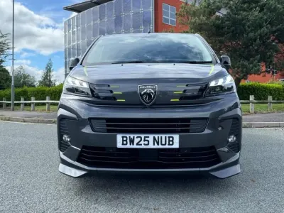 Used Peugeot Expert Sport 175 HP (128 kW) 2025 Grey Van