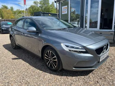Used Volvo V40 Momentum 122 HP (89 kW) 2018 Grey Hatchback