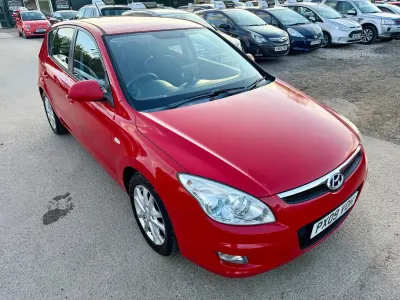 Used Hyundai i30 Style 109 HP (80 kW) 2009 Red Hatchback