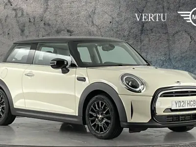 Used Mini Cooper Classic 136 HP (100 kW) 2021 White Hatchback