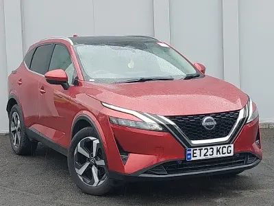Used Nissan Qashqai N-Connecta 140 HP (102 kW) 2023 Red SUV