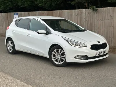 Used Kia Ceed 135 HP (99 kW) 2015 White Hatchback