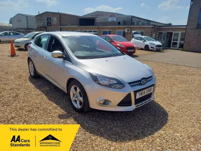 Used Ford Focus Zetec 115 HP (84 kW) 2014 Silver Hatchback