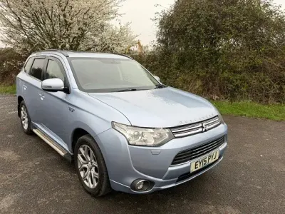 Begagnad Mitsubishi Outlander P-HEV