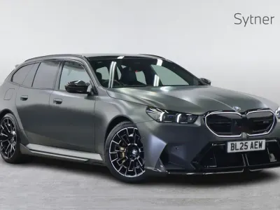 Begagnad BMW M5 Comfort Edition 717 HK (527 kW) 2025 Grå Kombi