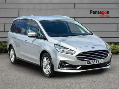 Usado Ford Galaxy Titanium 190 CV (139 kW) 2023 Plateado Monovolumen