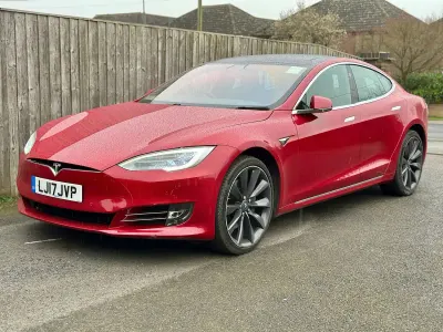 Used Tesla Model S 311 kW (423 HP) 2017 Red Hatchback