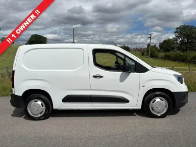 Used Vauxhall Combo Edition 100 HP (73 kW) 2020 White MPV