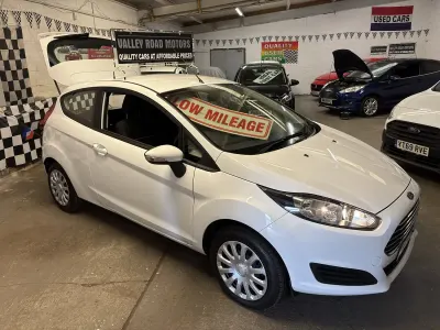 Used Ford Fiesta Style 82 HP (60 kW) 2014 White Hatchback
