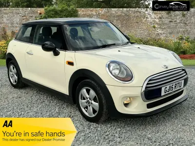 Used Mini Cooper D Hatch 2015 White Hatchback