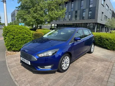 Second-hand Ford Focus Titanium 2016 Albastru Hatchback