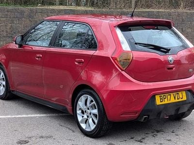 Used MG MG3 106 HP (77 kW) 2017 Red Hatchback