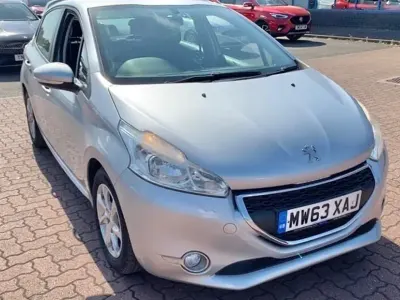 Used Peugeot 208 Active 68 HP (50 kW) 2013 Silver Hatchback