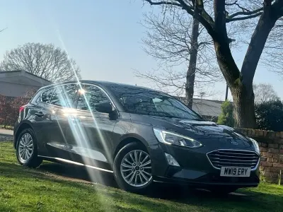 Używany Ford Focus Titanium 125 KM (91 kW) 2019 Szary Hatchback