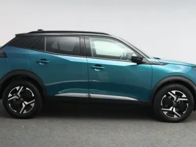 Second-hand Peugeot 2008 GT 134 CP (98 kW) 2025 Albastru SUV