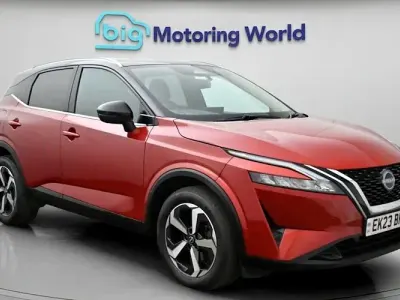 Używany Nissan Qashqai N-Connecta 140 KM (102 kW) 2023 Czerwony SUV