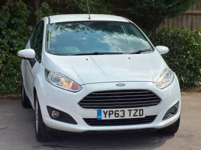 Used Ford Fiesta Zetec 82 HP (60 kW) 2013 White Hatchback