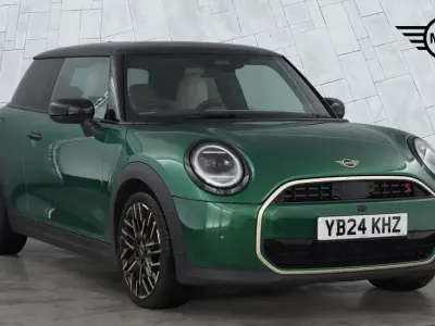 Begagnad Mini Cooper S Hatch 201 HK (147 kW) 2024 Grön Halvkombi