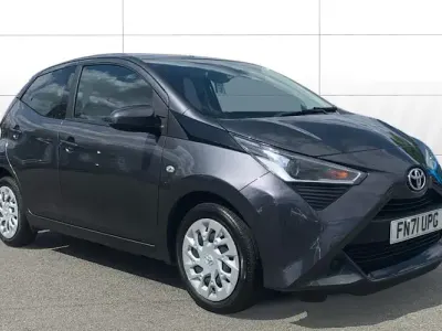 Used Toyota Aygo X-play 72 HP (52 kW) 2021 Hatchback