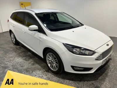 Used Ford Focus Zetec 120 HP (88 kW) 2017 White Estate
