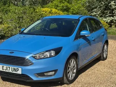 Used Ford Focus Titanium 125 HP (91 kW) 2017 Blue Hatchback