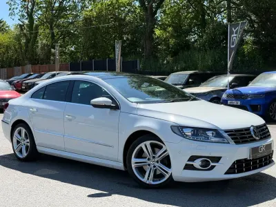 Używany VW CC R-line 177 KM (130 kW) 2016 Biały Sedan/Limuzyna