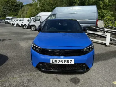 Używany Vauxhall Corsa Ultimate 99 KM (72 kW) 2025 Niebieski Hatchback