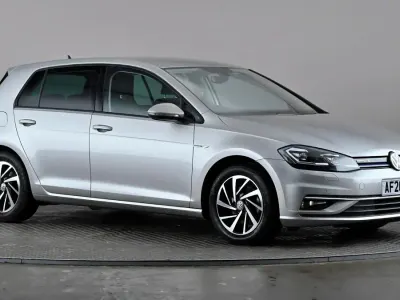 Używany VW Golf VIII Edition 130 KM (95 kW) 2020 Srebrny Hatchback