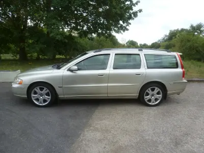 Used Volvo V70 SE 2005 Gold Estate