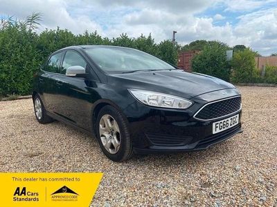 Used Ford Focus Style 100 HP (73 kW) 2017 Black Hatchback