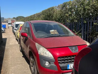 Used Peugeot 3008 Active 112 HP (82 kW) 2012 Red Estate