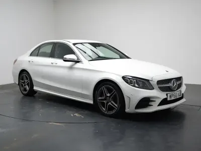 Używany Mercedes C220 AMG line 194 KM (142 kW) 2018 Biały Sedan/Limuzyna