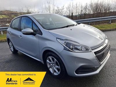 Second-hand Peugeot 208 Active 82 CP (60 kW) 2016 Argintiu Hatchback