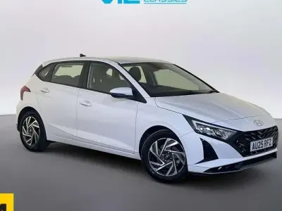 Used Hyundai i20 Advanced 101 HP (74 kW) 2025 White Hatchback