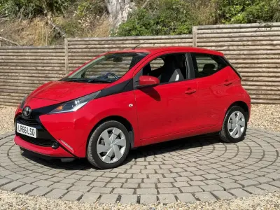 Used Toyota Aygo X-play 69 HP (50 kW) 2016 Red Hatchback