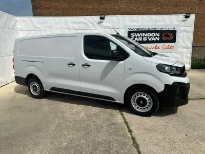 Used Vauxhall Vivaro 145 HP (106 kW) 2024 White MPV